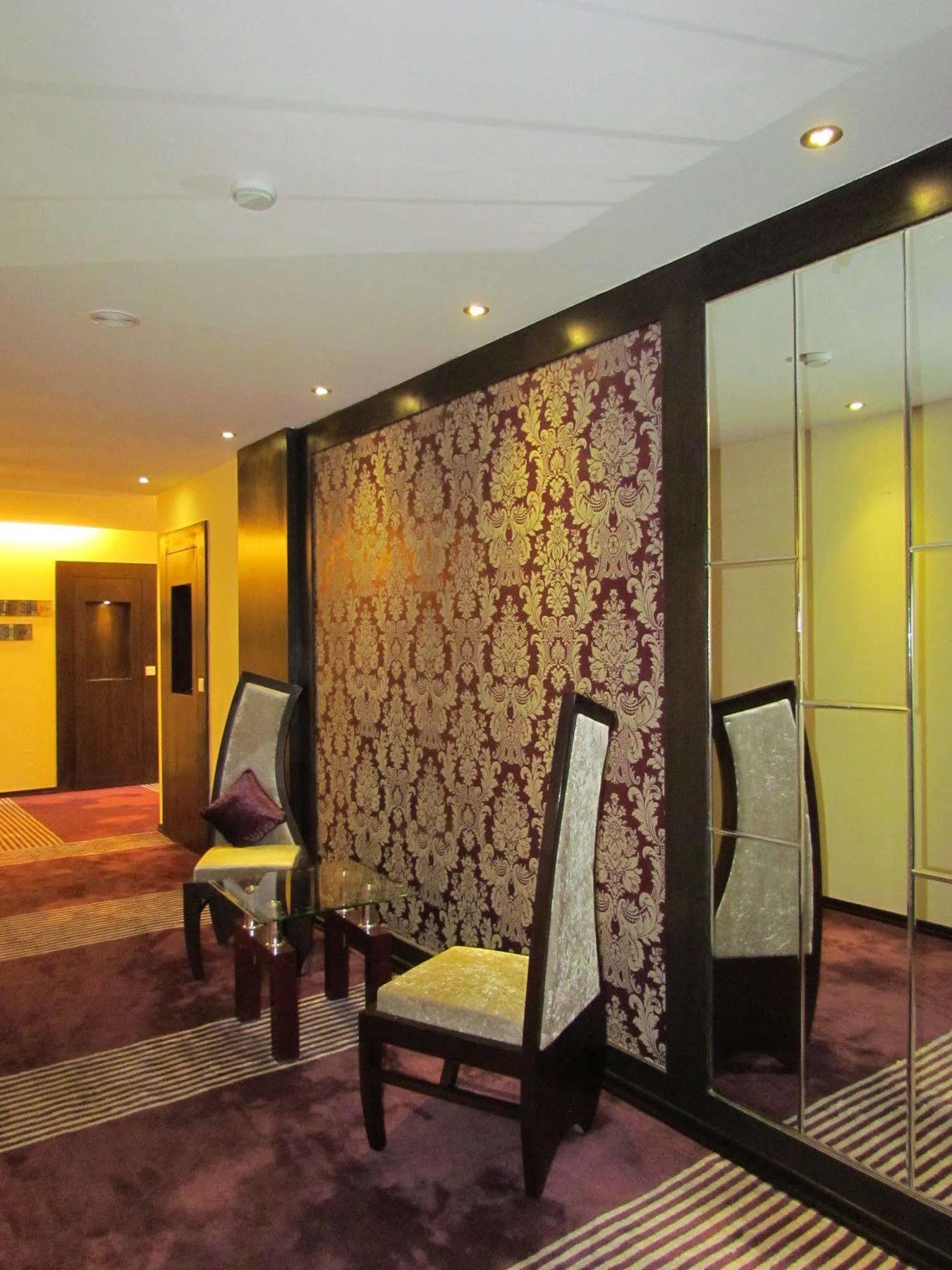 Hotel Pine Spring Wazir Bagh Srīnagar エクステリア 写真