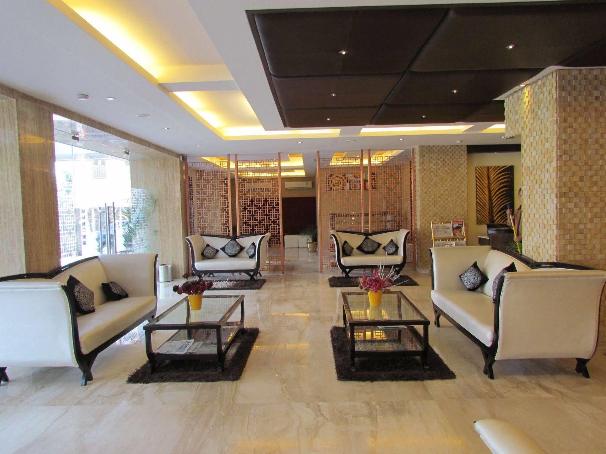 Hotel Pine Spring Wazir Bagh Srīnagar エクステリア 写真